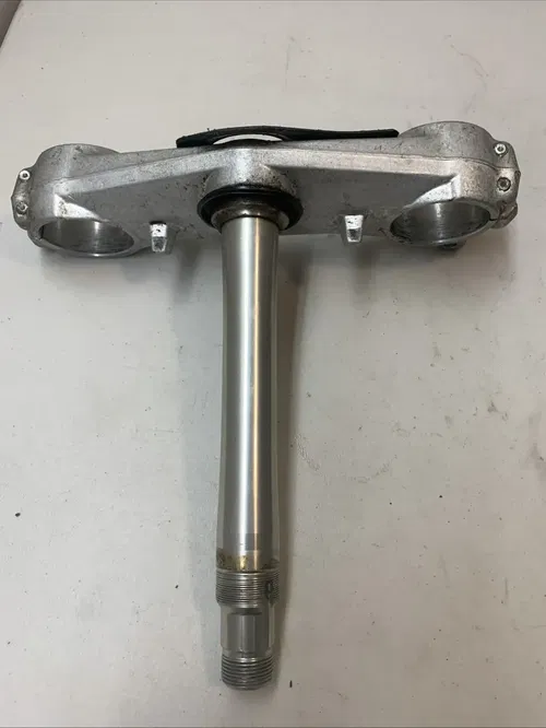 2001 2002 2003 Suzuki GSXR750 GSXR 750 Lower Triple Tree Fork Clamp 2001
