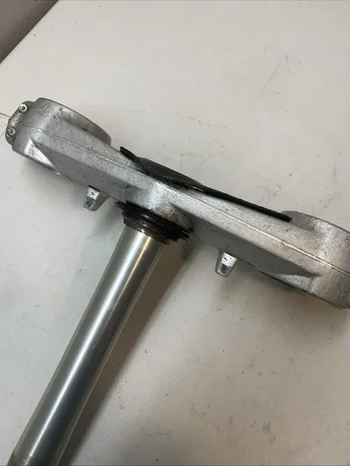 2001 2002 2003 Suzuki GSXR750 GSXR 750 Lower Triple Tree Fork Clamp 2001