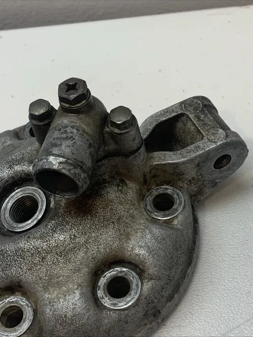 1988 KX250 OEM Cylinder Head Dome KX 250 Head With Elbow And Hardware 88 kx250