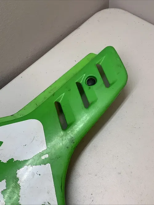 1988 KX125 OEM Right Side Number Plate Plastic Panel 136001-1391 Kawasaki Plate