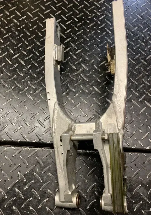 1995 YZ80 OEM Swing Arm Chain Guide Linkage Rear Swimgarm Yz80 1993-2001 Yz 80