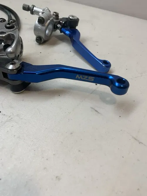 04 YZ450f Unbreakable Levers USED Clutch/Decomp/Front Brake Levers