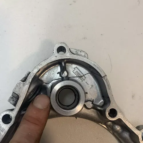 1994 YZ125 OEM Inner Clutch Case Cover Right Side Cover DAMAGED NEEDS REPAIR!!!