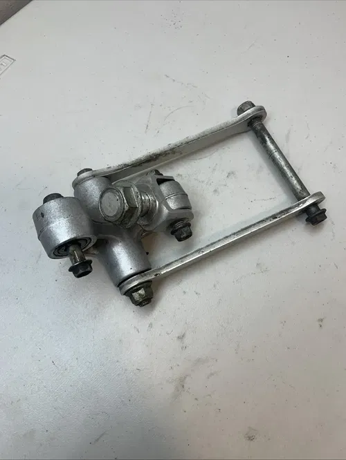 2001 GSXR750 OEM Swing Arm Linkage Dogbone Suspension Linkage gsxr 750 Linkage