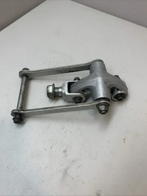 2001 GSXR750 OEM Swing Arm Linkage Dogbone Suspension Linkage gsxr 750 Linkage