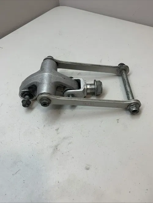 2001 GSXR750 OEM Swing Arm Linkage Dogbone Suspension Linkage gsxr 750 Linkage