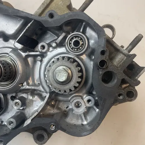 1997 YZ125 OEM Bottom End Engine Motor Transmission Crank FOR PARTS OR REPAIR 97