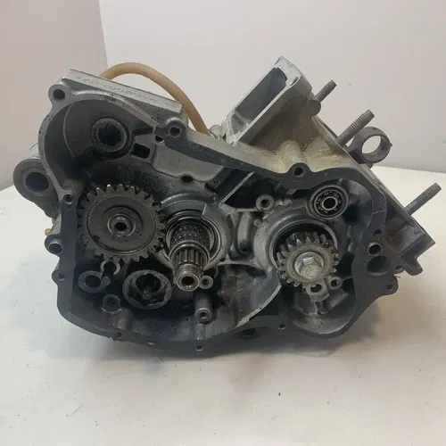 1997 YZ125 OEM Bottom End Engine Motor Transmission Crank FOR PARTS OR REPAIR 97