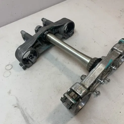 2004 Yamaha YZ450 YZ450F OEM Triple Clamps Tree Stem
