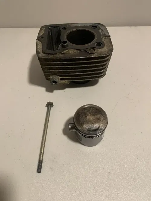 1982 XR80 OEM Cylinder Piston And Rings xr80 xr 80 XR 80 Cylinder Jug Top End 82