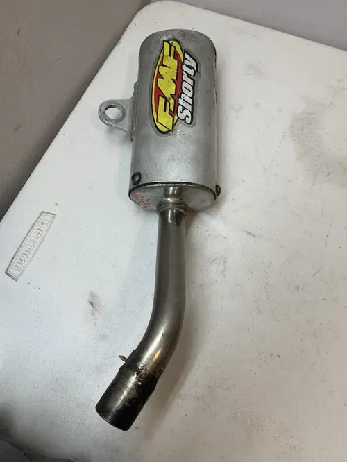 FMF SHORTY SILENCER MUFFLER 24010 P-CORE2 SHORTY YZ125 02-08 DAMAGED FOR PARTS!