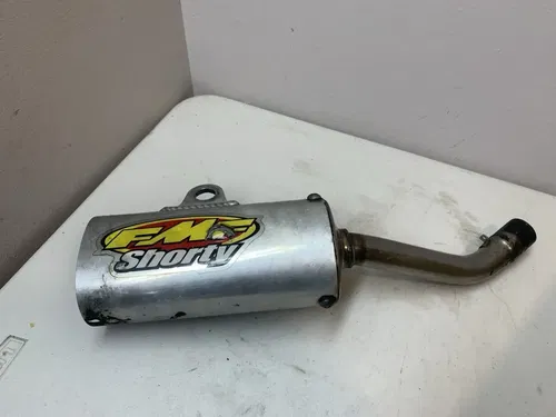 FMF SHORTY SILENCER MUFFLER 24010 P-CORE2 SHORTY YZ125 02-08 DAMAGED FOR PARTS!