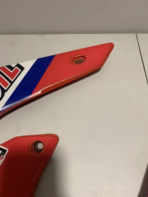 2000 2001 CR250 Lucas Oil Graphics Plastics 00-01 cr 250 Side Shrouds Plastics