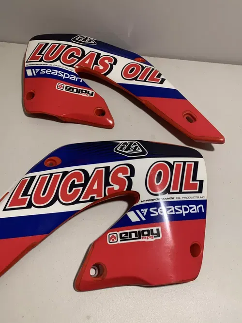 2000 2001 CR250 Lucas Oil Graphics Plastics 00-01 cr 250 Side Shrouds Plastics