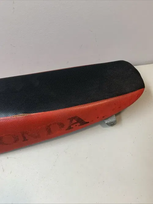 2004 HONDA CRF450R CRF 450R OEM SEAT SADDLE FOAM PAN COVER COMP 77100-MEN-670