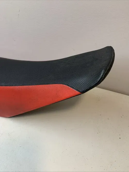 2004 HONDA CRF450R CRF 450R OEM SEAT SADDLE FOAM PAN COVER COMP 77100-MEN-670