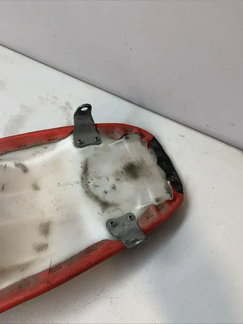 2004 HONDA CRF450R CRF 450R OEM SEAT SADDLE FOAM PAN COVER COMP 77100-MEN-670