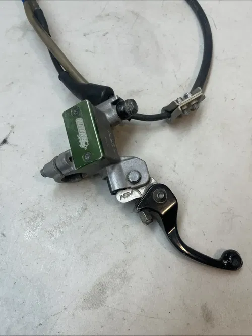2010 KAWASAKI KX250F 05-11 Front Brake Master Cylinder / Lever / Brake Line