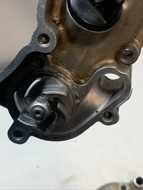 2008 YZ85 OEM Inner Clutch Cover With Water pump YZ 85 Clutch Case Cover DAMAGED