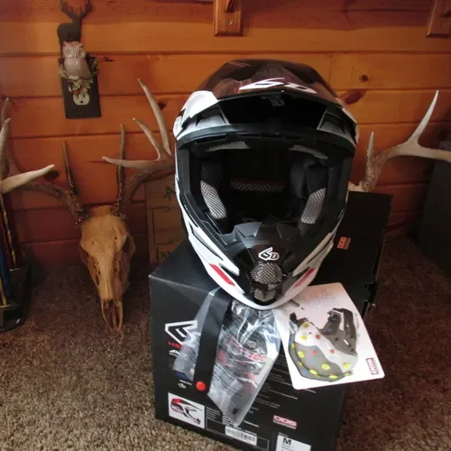 Brand New 6D Mens Medium Helmet($100 off)