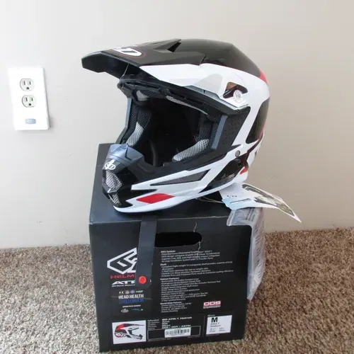 Brand NEW 6D Medium Helmet w Tags(Why pay $600 plus)