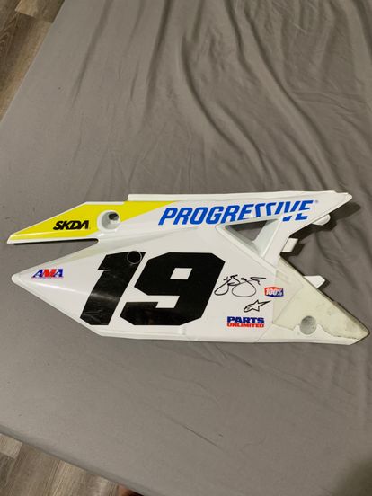 Signed Justin bogle Right side number plate