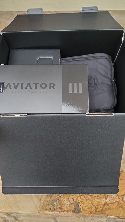 BRAND NEW Airoh Aviator 3 White Size Medium