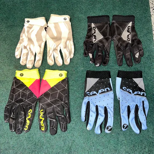 Seven Gloves - Size M
