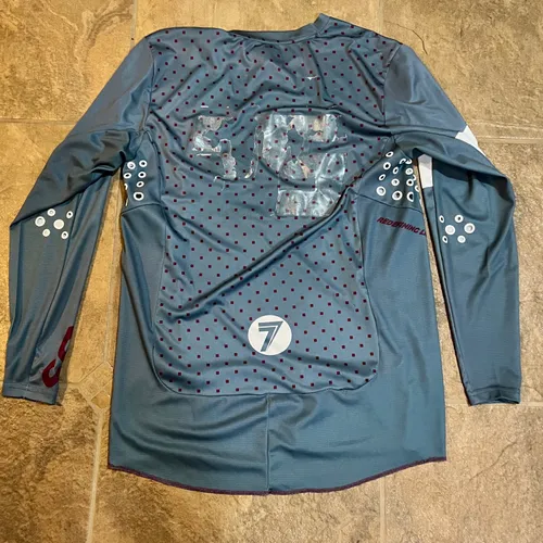 Seven Gear Combo - Size M/32