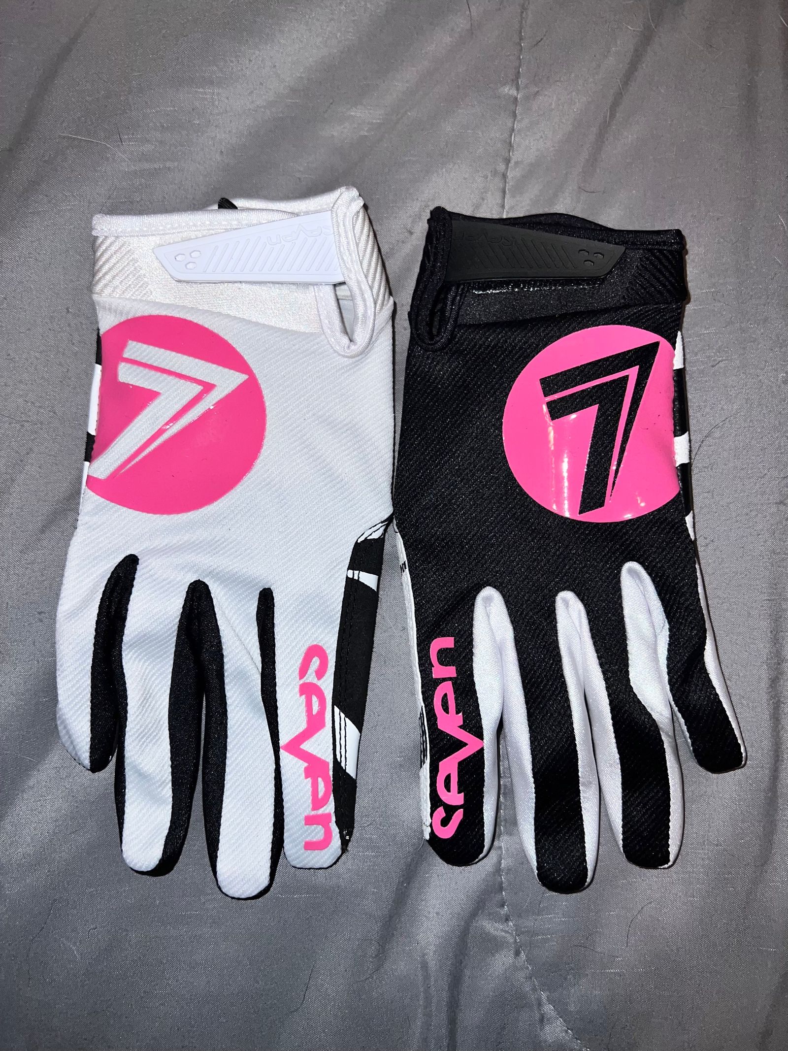 Seven cheap motocross gloves