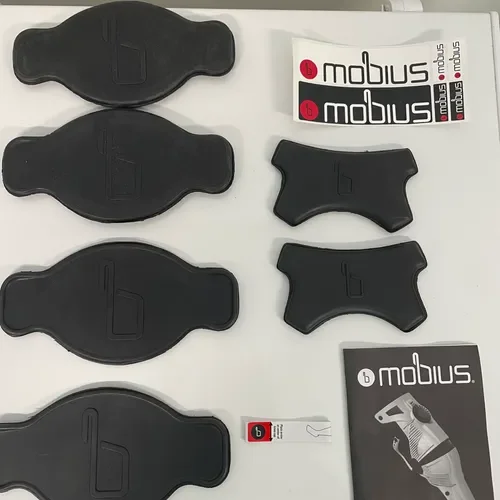 2015 Mobius X8 Knee Braces 