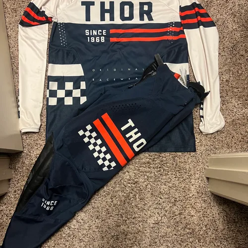 Thor 2023 Pulse
Pant/Jersey Combo
