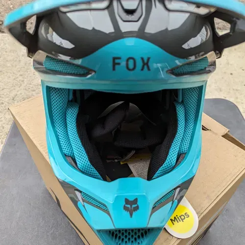 Fox Racing V3 Revise Moto Helmet 
