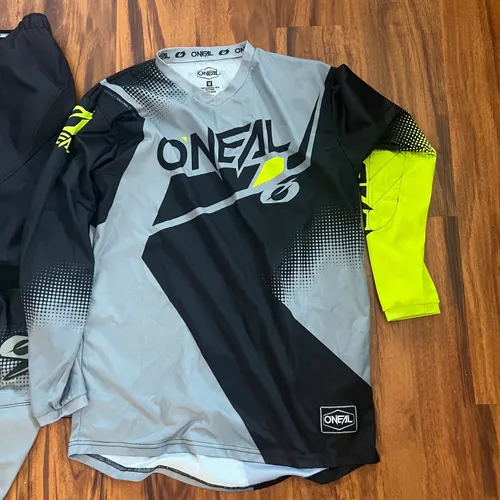 Oneal Gear Combo - Size M/28