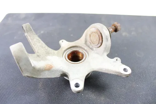 2008 YAMAHA GRIZZLY 700 OEM FRONT RIGHT KNUCKLE HOLDER MOUNT B4450