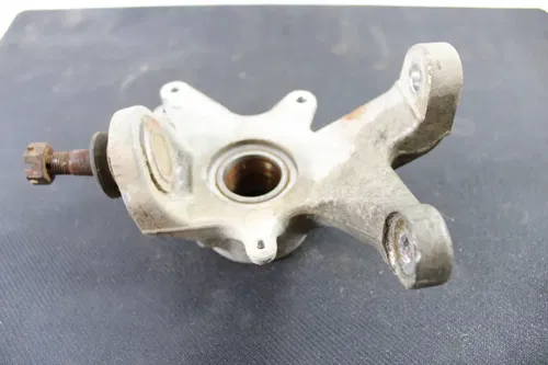 2008 YAMAHA GRIZZLY 700 OEM FRONT RIGHT KNUCKLE HOLDER MOUNT B4450