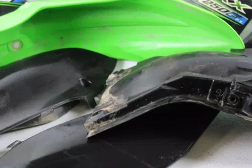 2013 KAWASAKI KX250F OEM PLASTICS BODY KIT FENDERS SHROUDS B4497