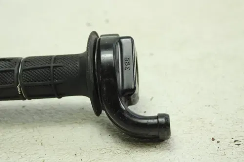 2005 Yamaha Yz450f OEM Throttle Tube/Guide  B4465