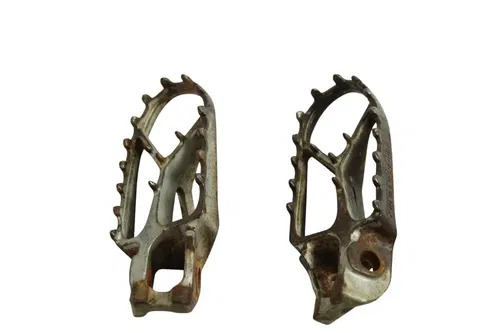 16-19 KTM 450 OEM PEGS B4502