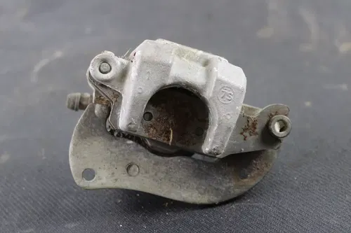 2008 YAMAHA GRIZZLY 700 OEM RIGHT FRONT BRAKE CALIPER B4450