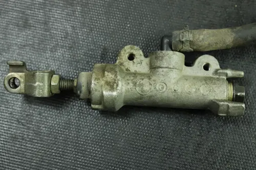 2001 Honda XR250R OEM Nissin Rear Brake Master Cylinder With Reservoir   B4320