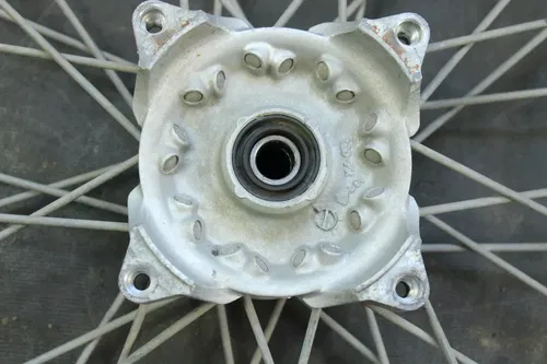 1993 Suzuki Dr350 Complete 21x1.60 OEM Front Wheel  B4468
