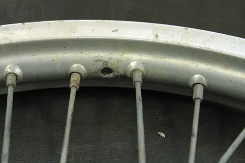 1993 Suzuki Dr350 Complete 21x1.60 OEM Front Wheel  B4468