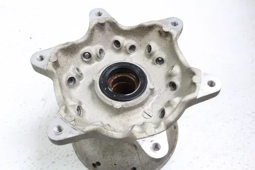 2001 Yamaha Front Wheel Rim Hub HR6423