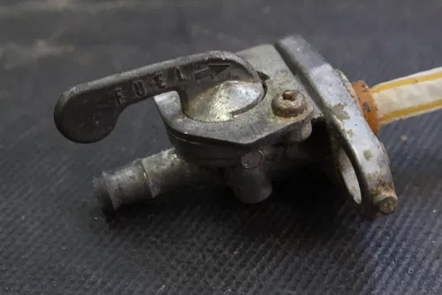 2000 Honda Cr125r OEM Fuel Petcock  B4395