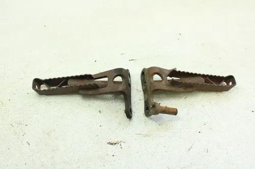 1986 Yamaha Moto 4 OEM Footpeg Set  B4466