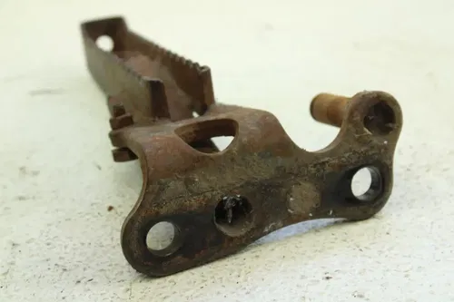 1986 Yamaha Moto 4 OEM Footpeg Set  B4466