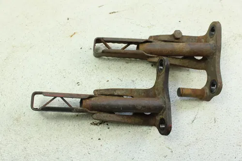 1986 Yamaha Moto 4 OEM Footpeg Set  B4466