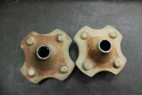 2000 Honda Recon 250 OEM Rear Hub Set  B4433