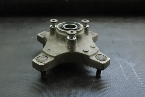 2008 Honda Trx450 OEM Front Wheel Hub  B4420